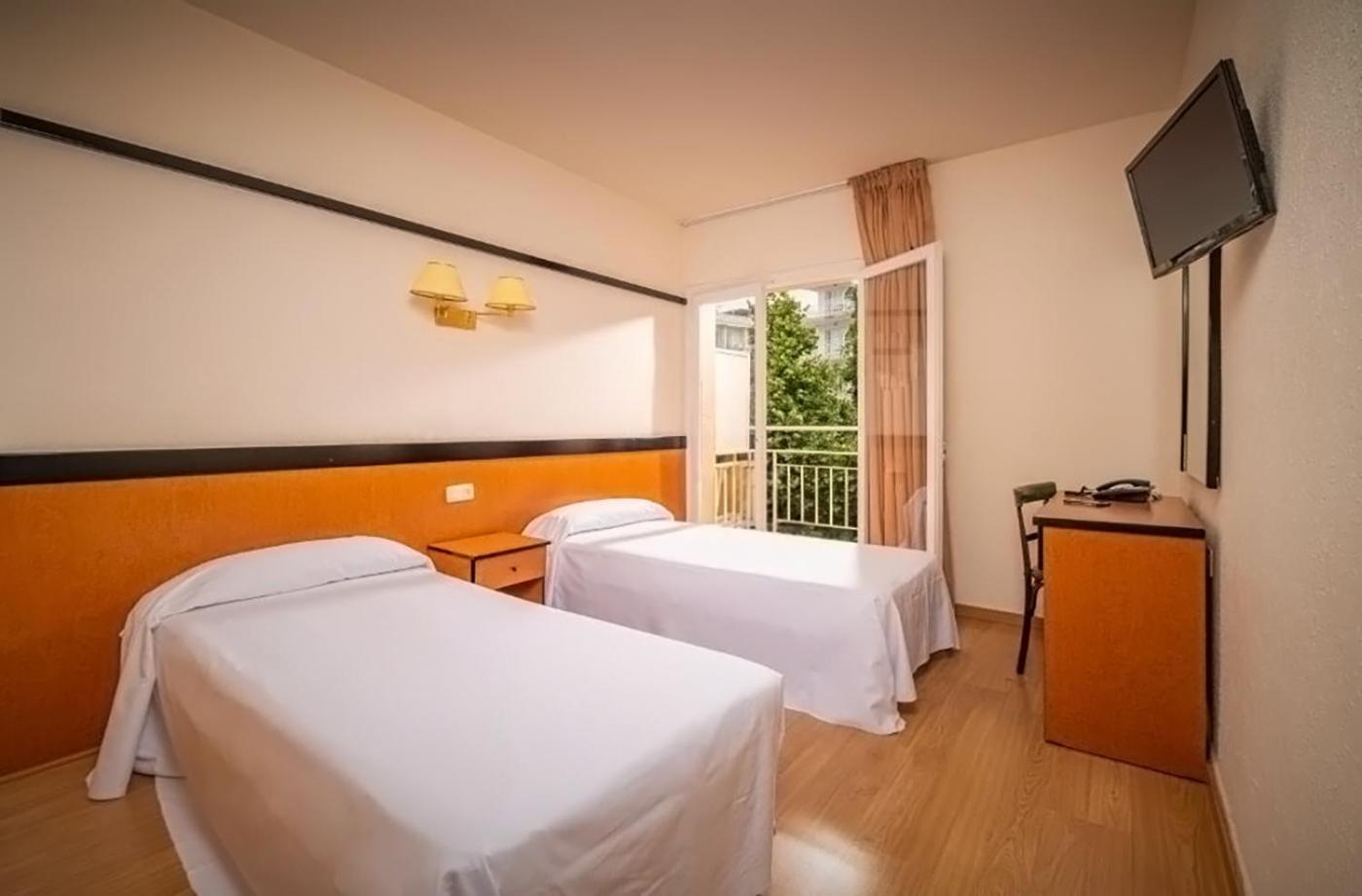 The Bb Hotel Boutique Can Colom Lloret de Mar Exterior foto